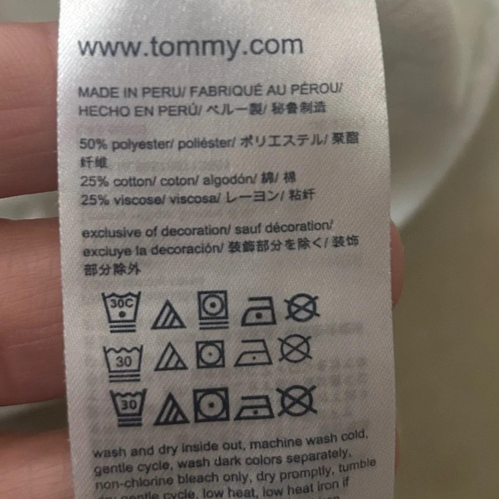 Tommy Hilfiger Women’s Tshirt - Picture 13 of 16